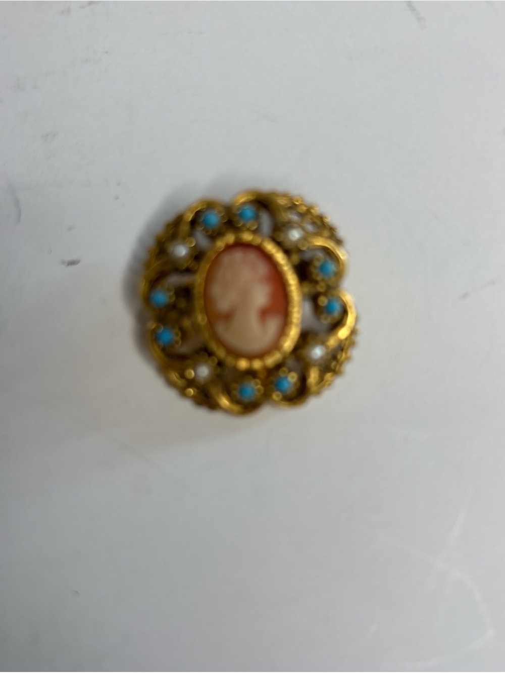 Mid-century Florenza Cameo Brooch Gold Tone Metal Resin Cameo Faux stones